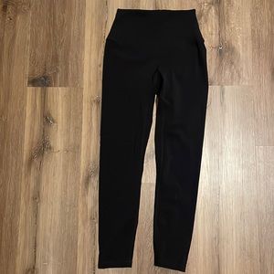 Like-new Born Primitive leggings 7/8 length, medium